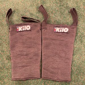 1 Kilo weightlifting knee sleeves